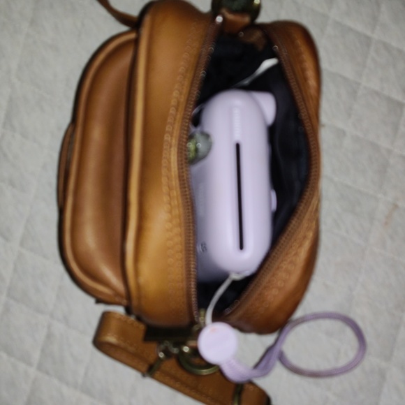 Instax, new with leather bag & fim in w extra film - Picture 8 of 8